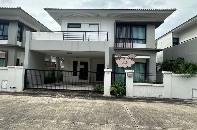 2-storey detached house for sale in Sriracha District, The Complete Village Project, move in ready