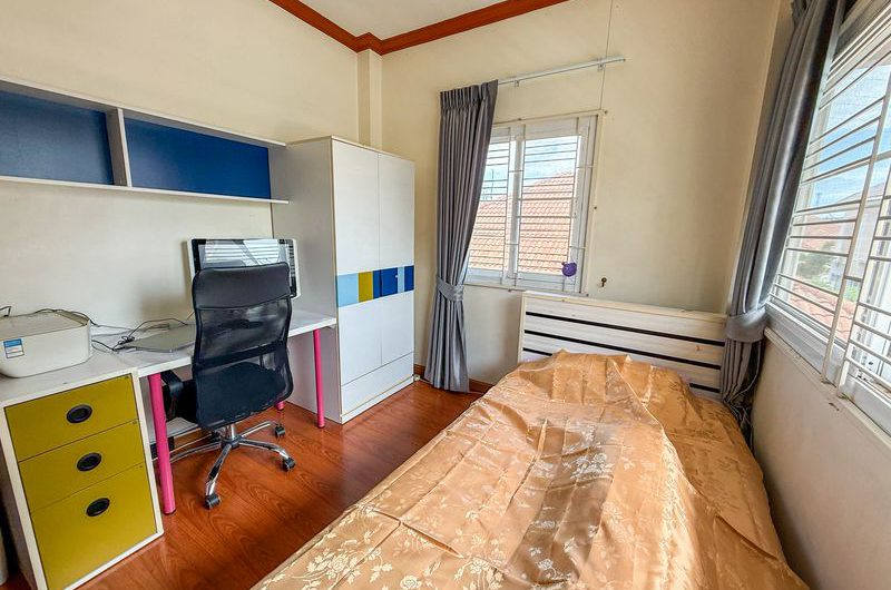 Second-hand detached house for sale, community area, Chak Kho-Nong Yai Bu Road, Sriracha, Chonburi