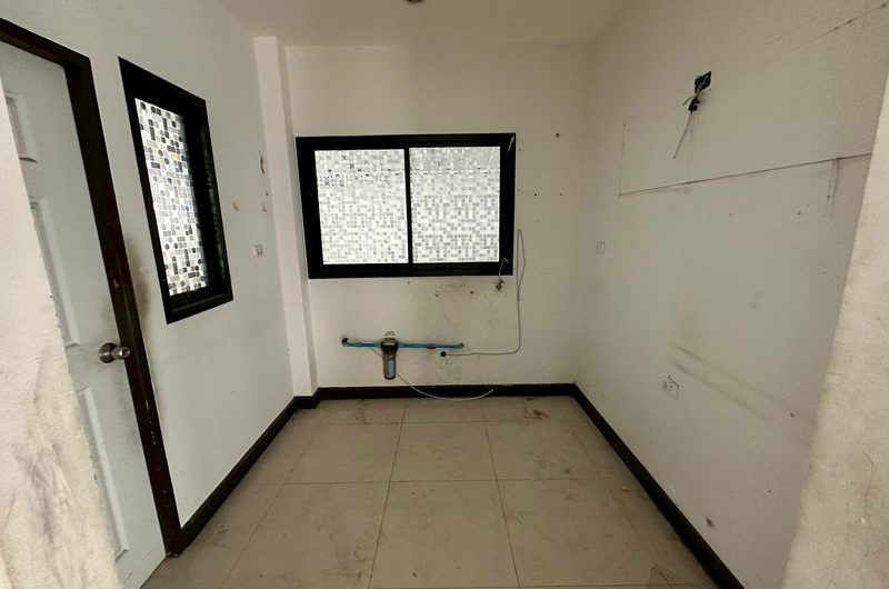 Cheap detached house for sale, large house, Sriracha area, The Complete Sriracha project