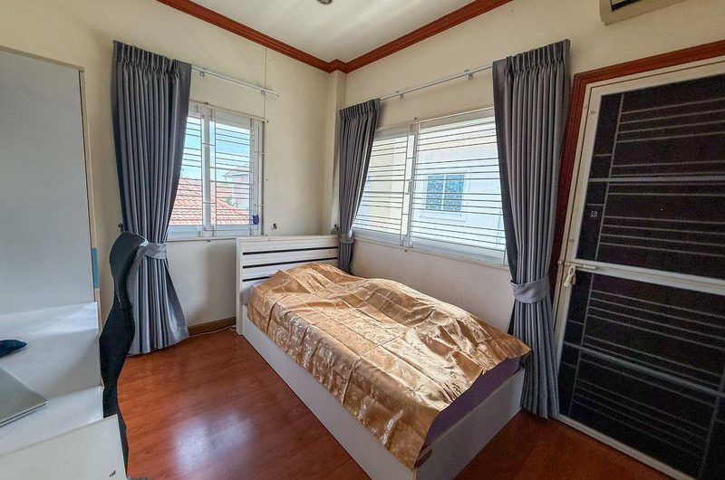 Second-hand detached house for sale, community area, Chak Kho-Nong Yai Bu Road, Sriracha, Chonburi