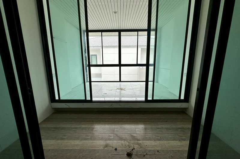 Cheap detached house for sale, large house, Sriracha area, The Complete Sriracha project