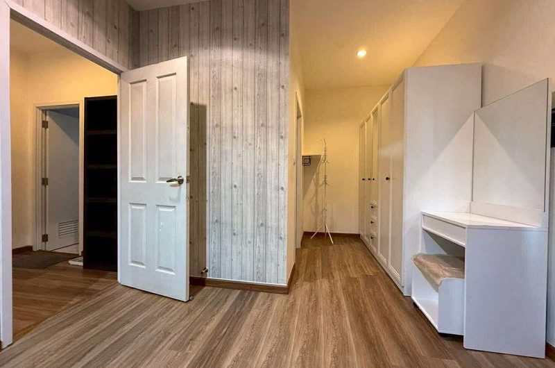 Single house in Sriracha, Suan Suea side, cheap price, Casa Grand Village, near J-Park Sriracha shopping mall