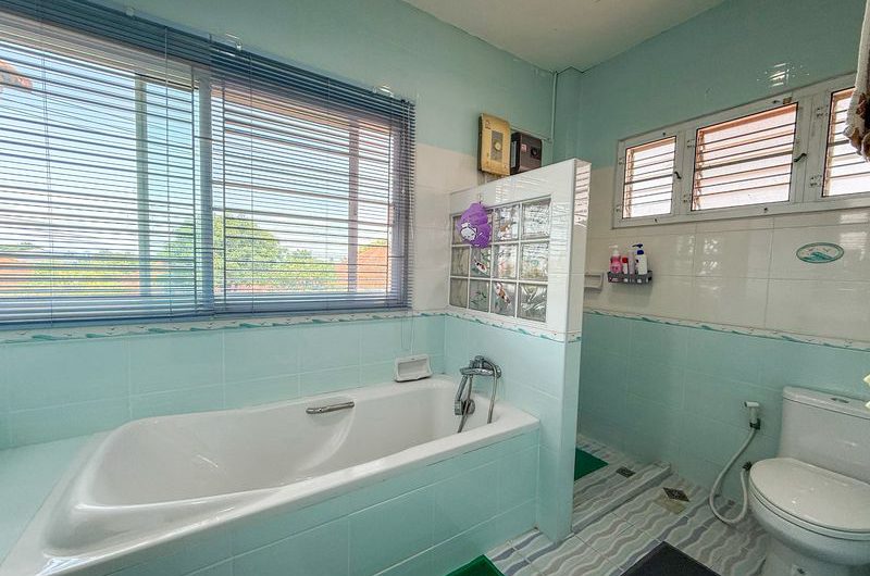 Second-hand detached house for sale, community area, Chak Kho-Nong Yai Bu Road, Sriracha, Chonburi