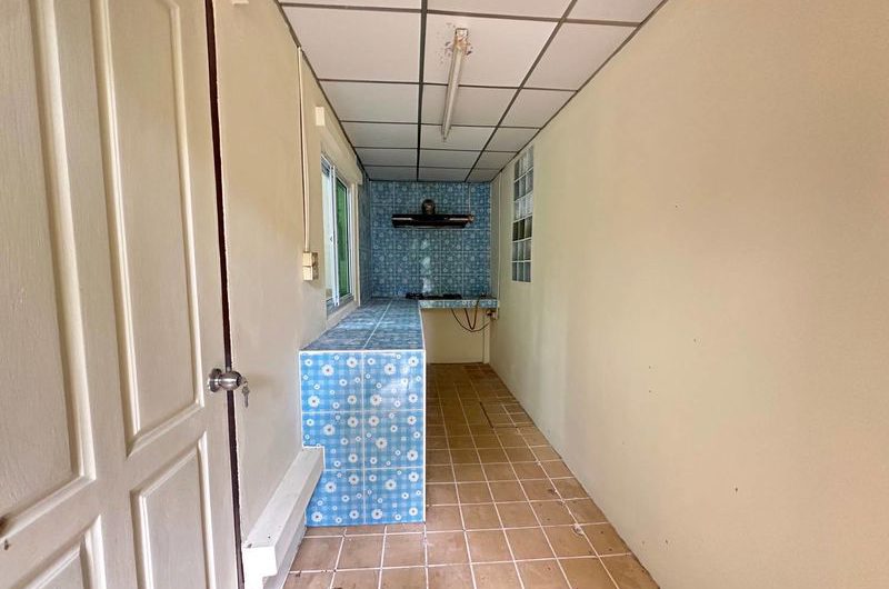 Two-storey detached house for sale in Bangsaen District, large house, Piyawat Village, Ban Puk, Chonburi