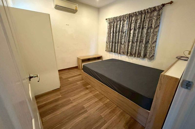 Single house in Sriracha, Suan Suea side, cheap price, Casa Grand Village, near J-Park Sriracha shopping mall