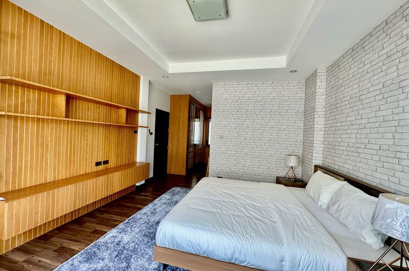 2-storey detached house for sale in Sriracha District, The Complete Village Project, move in ready