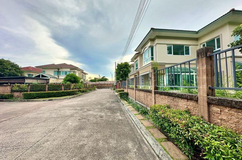 บ้านเดี่ยวศรีราชา โครงการหรู คาซ่า เลเจ้นด์ ทำเลดี การเดินทางสะดวก ใกล้มอเตอร์เวย์