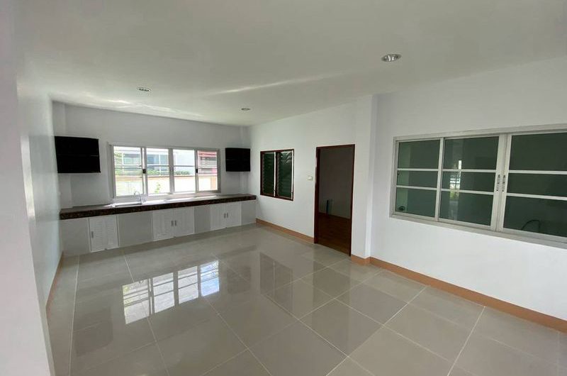 Second-hand detached house for sale, newly renovated, Thara Dara Village project, Sriracha, Chonburi