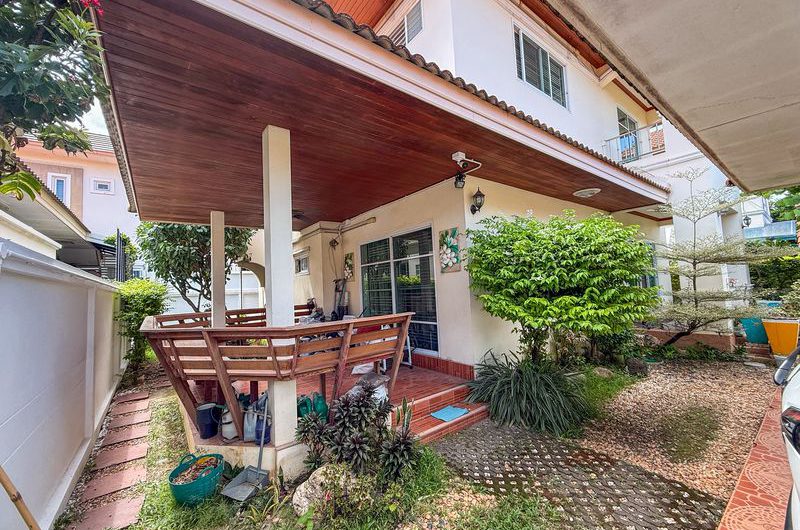 Second-hand detached house for sale, community area, Chak Kho-Nong Yai Bu Road, Sriracha, Chonburi