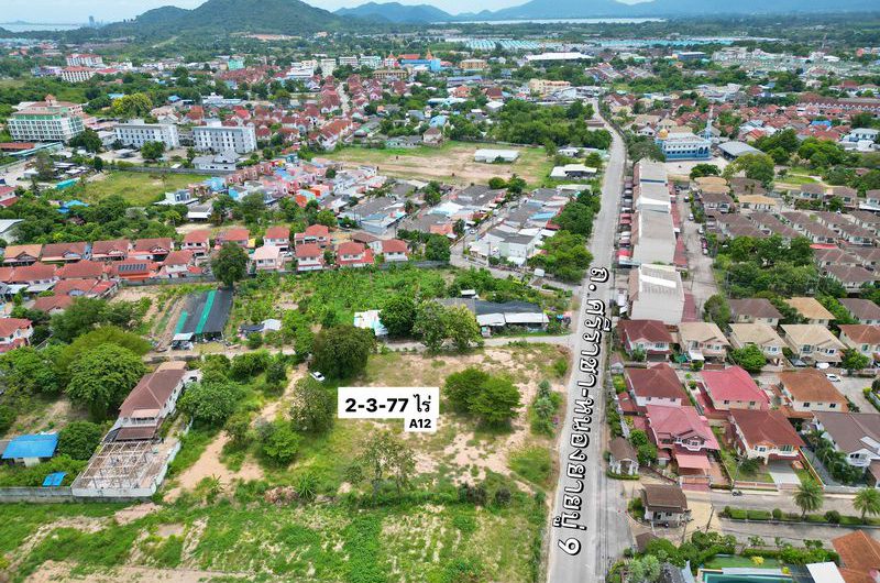 Land for sale in Sriracha District, high potential location, city center, community area