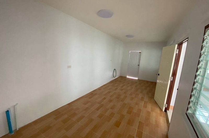 Second-hand detached house for sale, newly renovated, Thara Dara Village project, Sriracha, Chonburi