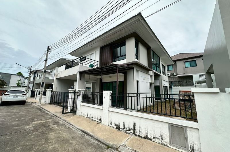 Cheap detached house for sale, large house, Sriracha area, The Complete Sriracha project