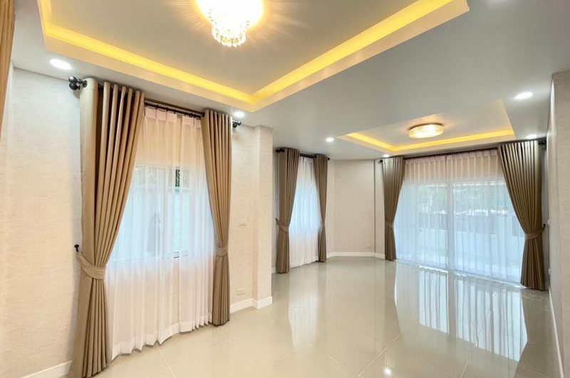 ขายบ้านเดี่ยวมือสอง หมู่บ้านเปรมวรา ศรีราชา รีโนเวทใหม่ สไตล์มินิมอล พร้อมเข้าอยู่