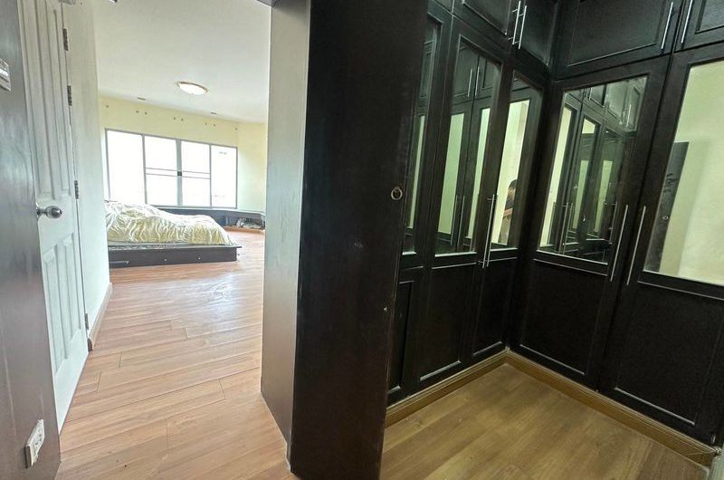 Two-storey detached house for sale in Bangsaen District, large house, Piyawat Village, Ban Puk, Chonburi