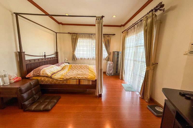 Second-hand detached house for sale, community area, Chak Kho-Nong Yai Bu Road, Sriracha, Chonburi