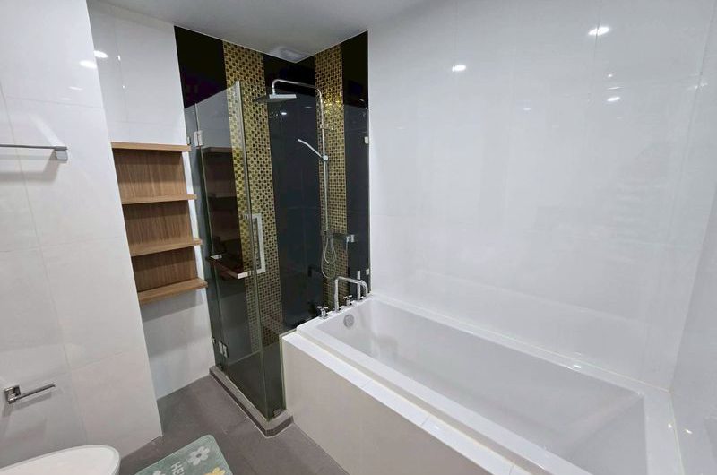 Condo for sale in Sriracha Plus, great price, community area, near Assumption Sriracha School.
