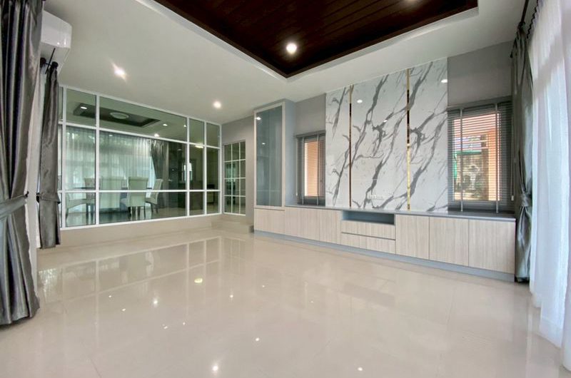 Sriracha detached house for rent, The Boulevard Village, beautiful house, fully furnished
