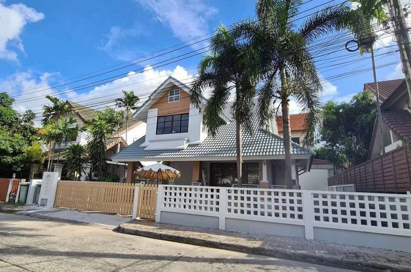 2-storey detached house for rent, fully furnished, move in ready, Country Home 3 Village, Sriracha, Chonburi