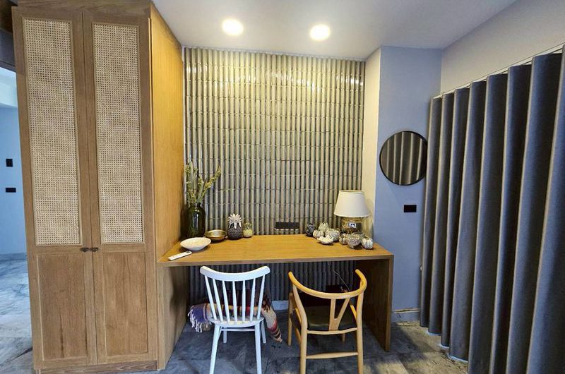 Luxury condo for sale, cheap price, Panya Resort Bang Phra, newly decorated room,  move in ready