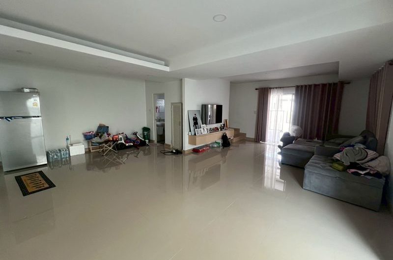 Second-hand semi-detached house for sale, Life in the Garden Village, Rong Po-Motorway, Bang Lamung, Chonburi