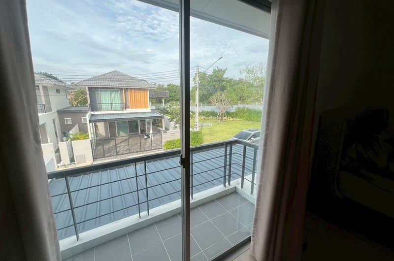 Second-hand semi-detached house for sale, Life in the Garden Village, Rong Po-Motorway, Bang Lamung, Chonburi
