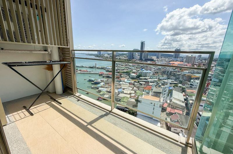 Condo for sale in Sriracha, move in ready, in the heart of the city, Marina Bay Front community area