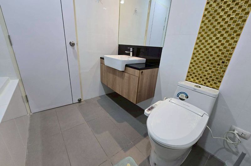 Condo for sale in Sriracha Plus, great price, community area, near Assumption Sriracha School.