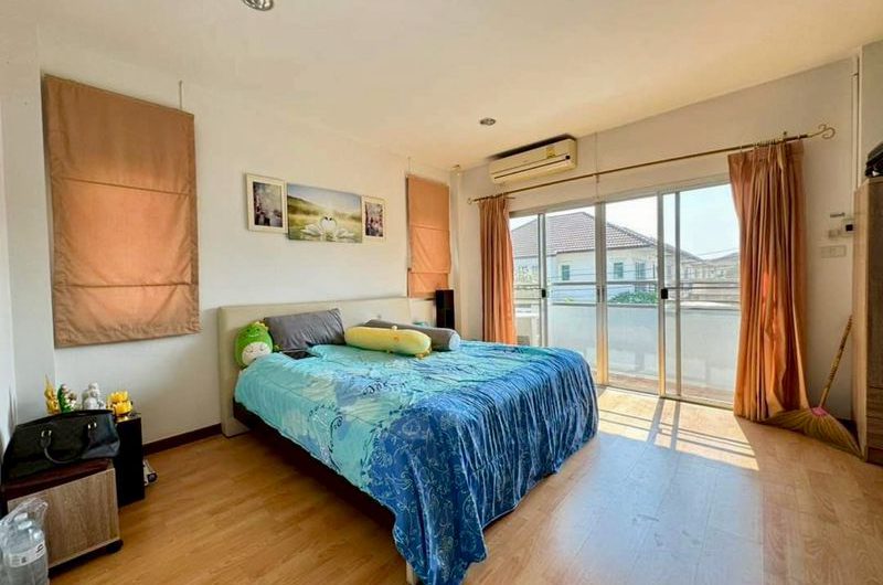 Two-story detached house for rent, large house, Thara Dara Village, Sriracha, Chonburi