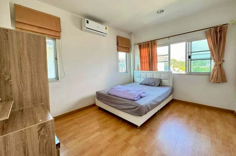 Two-story detached house for rent, large house, Thara Dara Village, Sriracha, Chonburi
