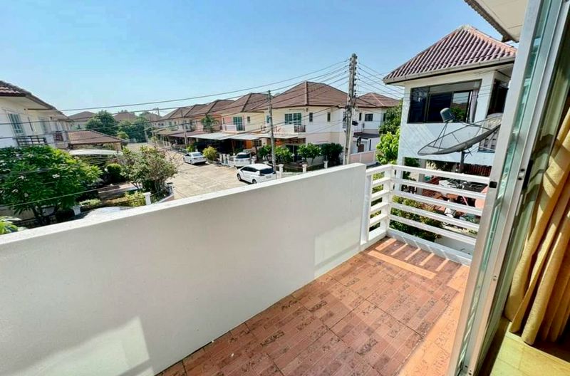 Two-story detached house for rent, large house, Thara Dara Village, Sriracha, Chonburi