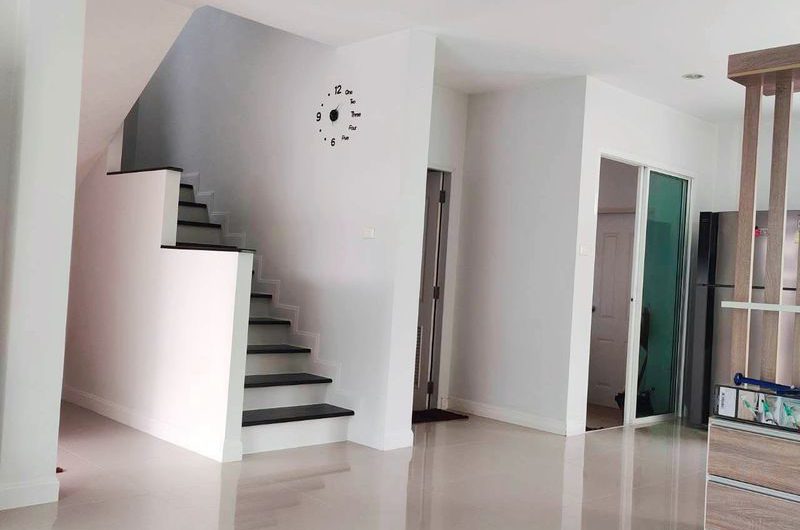 Sriracha detached house for rent, fully furnished, move in ready, Lake Valley Project, Bowin
