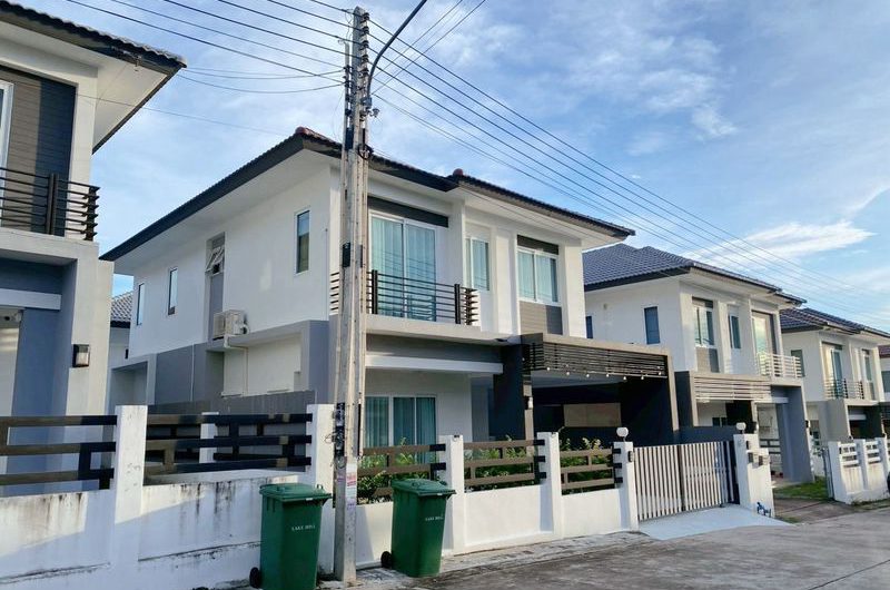 บ้านเดี่ยวให้เช่า ราคาสุดคุ้ม พร้อมเข้าอยู่ โครงการ มบ.เลค วัลเลย์ ศรีราชา