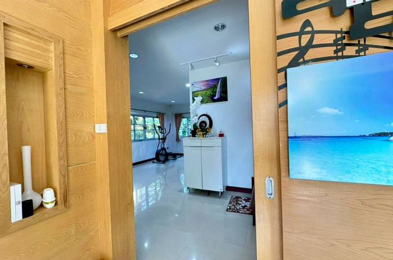 Two-story detached house for rent, large house, Thara Dara Village, Sriracha, Chonburi