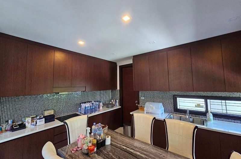 ขายบ้านเดี่ยวสุดหรู หมู่บ้านนคราทรัพย์ สไตล์ Modern Tropical 2 ชั้น