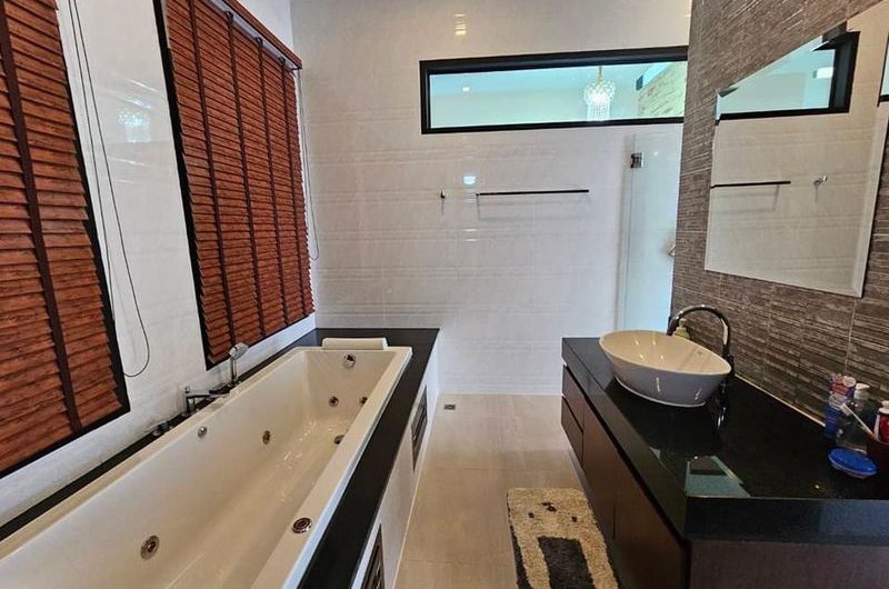 ขายบ้านเดี่ยวสุดหรู หมู่บ้านนคราทรัพย์ สไตล์ Modern Tropical 2 ชั้น