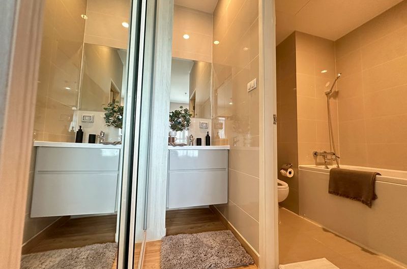 For sale: The Sea Condo Sriracha, a luxury project by the sea, beautiful room, brand new