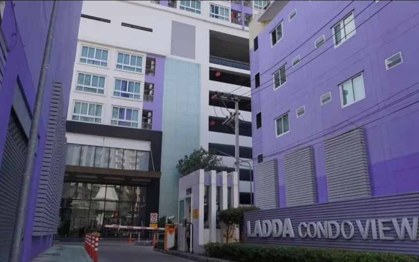 Condo for sale, Ladda View, in the heart of Sriracha, great location, near Robinson Department Store.