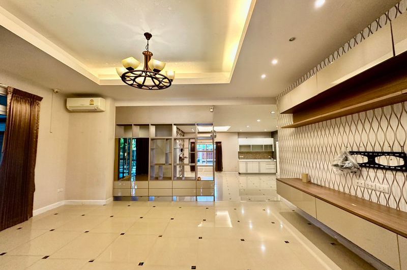 Single house for rent in Sriracha, The Boulevard Village project, on Sriracha – Nong Yai Bu Road