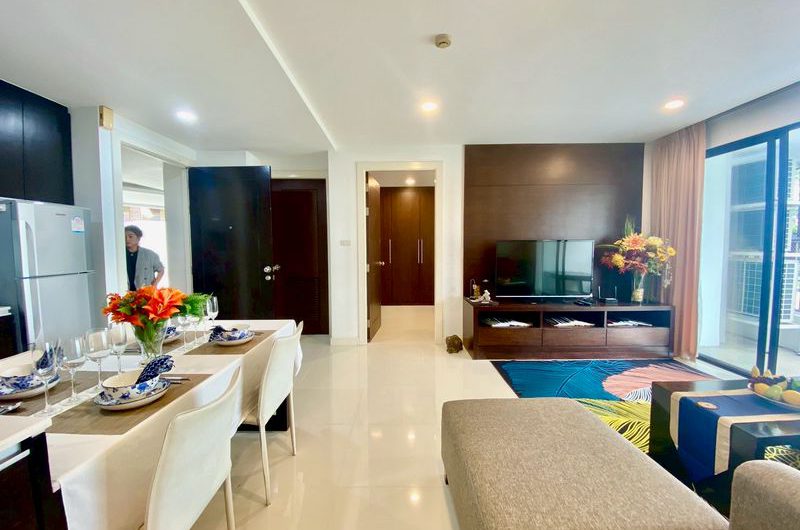 Condo for sale near the sea, Golden Coast Sriracha Phase 1, beautiful room, move in Ready