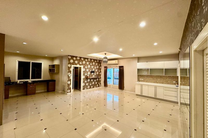 Single house for rent in Sriracha, The Boulevard Village project, on Sriracha – Nong Yai Bu Road