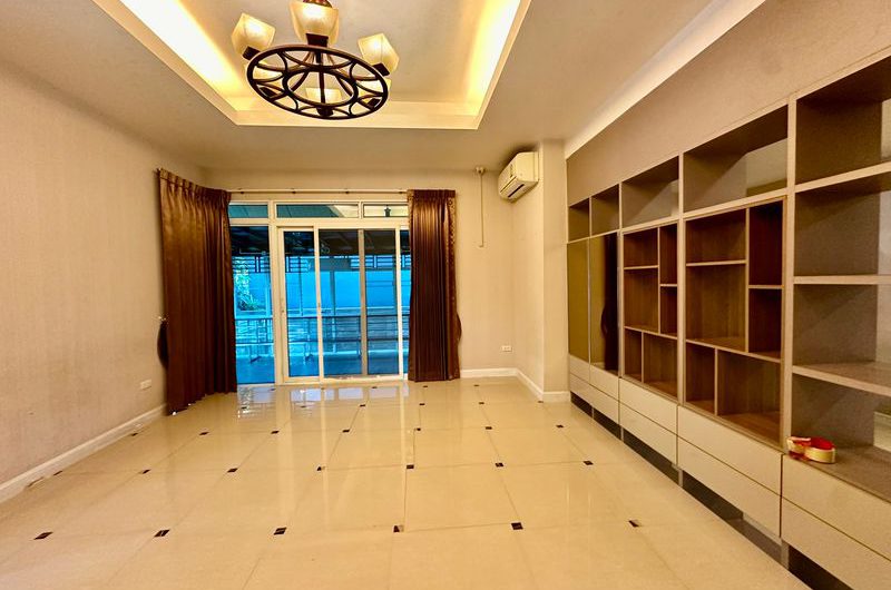 Single house for rent in Sriracha, The Boulevard Village project, on Sriracha – Nong Yai Bu Road