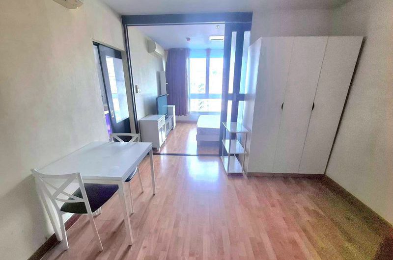 Condo for sale, Ladda View, in the heart of Sriracha, great location, near Robinson Department Store.