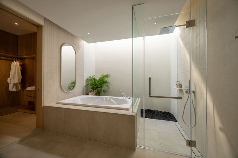 For sale or rent Luxury pool villa, Redwood Pattaya, Na Jomtien zone, near Ocean Marina Yacht Club.