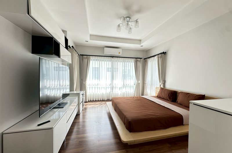 บ้านเดี่ยวให้เช่า หลังใหญ่ สุดหรู โครงการ มบ.เดอะคอมพลีท ศรีราชา ชลบุรี