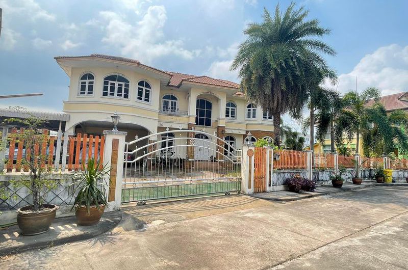 ขายบ้านเดี่ยวศรีราชา หลังใหญ่ 2 ชั้น โครงการ มบ.วิวไม้ โซนเก้ากิโล