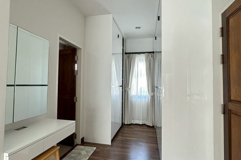 บ้านเดี่ยวให้เช่า หลังใหญ่ สุดหรู โครงการ มบ.เดอะคอมพลีท ศรีราชา ชลบุรี