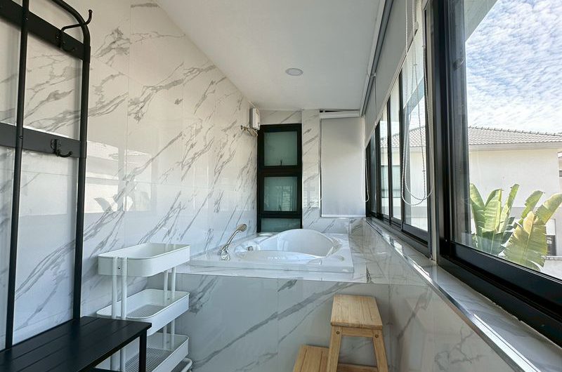 บ้านเดี่ยวให้เช่า หลังใหญ่ สุดหรู โครงการ มบ.เดอะคอมพลีท ศรีราชา ชลบุรี