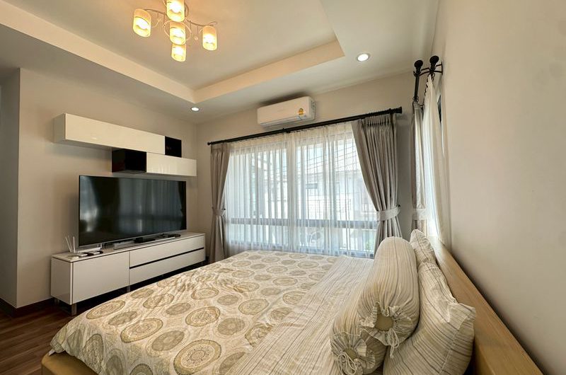 บ้านเดี่ยวให้เช่า หลังใหญ่ สุดหรู โครงการ มบ.เดอะคอมพลีท ศรีราชา ชลบุรี