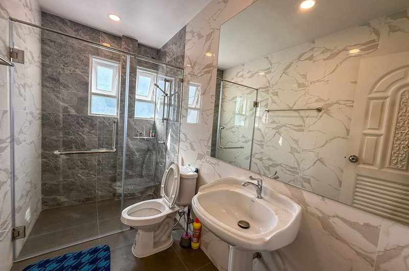 For sale: Second-hand detached house near J-Park Sriracha shopping mall. Beautiful house, newly renovated, move in Ready