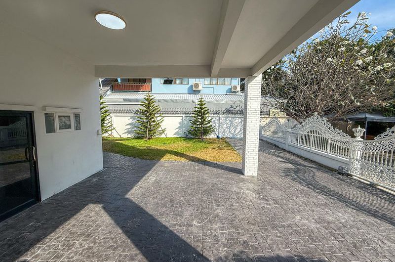 For sale: Second-hand detached house near J-Park Sriracha shopping mall. Beautiful house, newly renovated, move in Ready